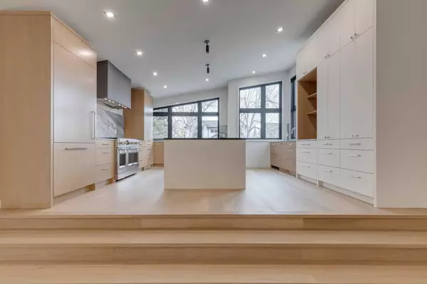 Calgary, AB T3L 0T8,3423 23 ST NW