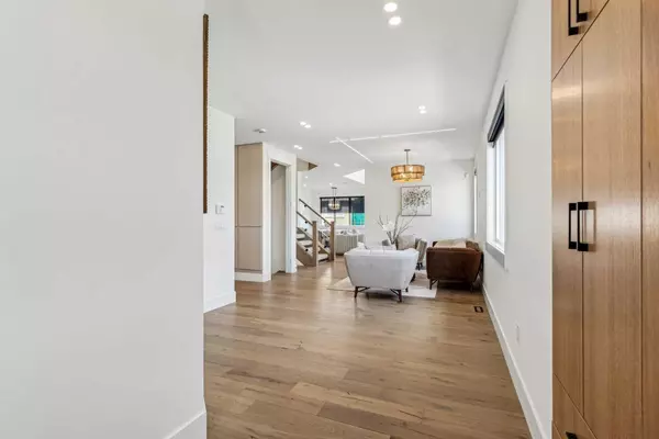 Chestermere, AB t1x 2t7,510 Waterford Rise