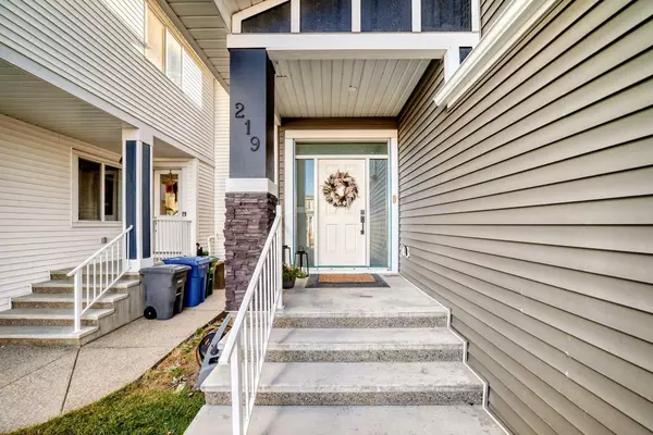 Chestermere, AB T1X 2N5,219 Chelsea Heath