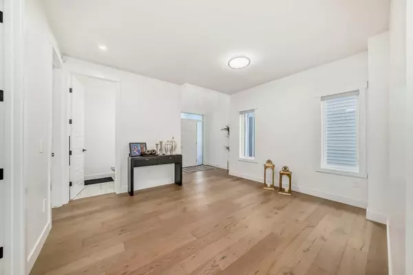 Chestermere, AB T1X 2N5,219 Chelsea Heath