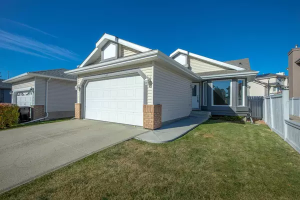 215 Hidden Vale PL NW, Calgary, AB T2M 1J4