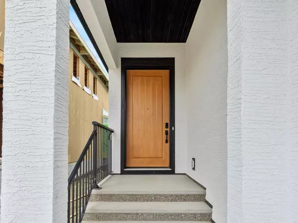 Calgary, AB T3M 3S9,176 Marina GRV SE