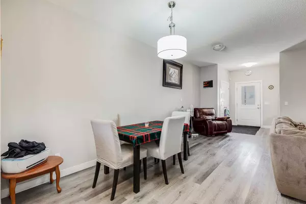 Airdrie, AB T4A 0W5,333 Ravenstern Link SE