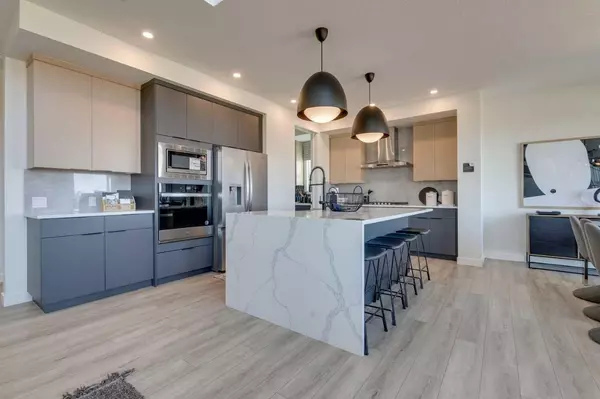 Chestermere, AB T1X 2W2,267 Dawson Wharf Rise