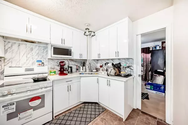 Calgary, AB T3J 3A2,11 Falsby WAY NE