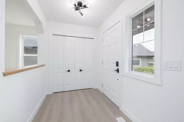 Airdrie, AB T4B 0B9,208 Coopers HL SW