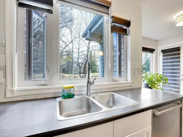 Calgary, AB t3g 3y2,151 Citadel PARK NW