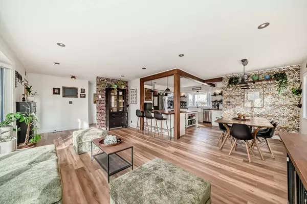 2155 Mackid CRES NE, Calgary, AB T2E 6B5