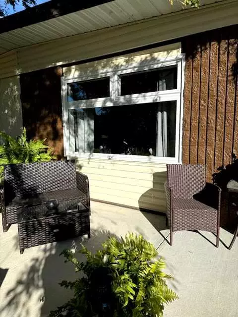 Drumheller, AB T0J 0Y6,204B 9 AVE SE