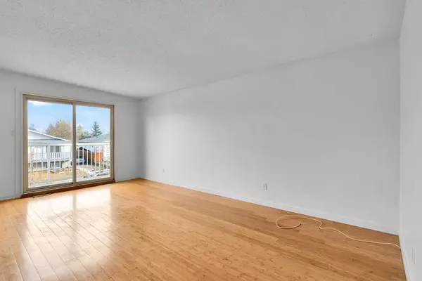 Calgary, AB T2W1W5,10831 5 ST SW