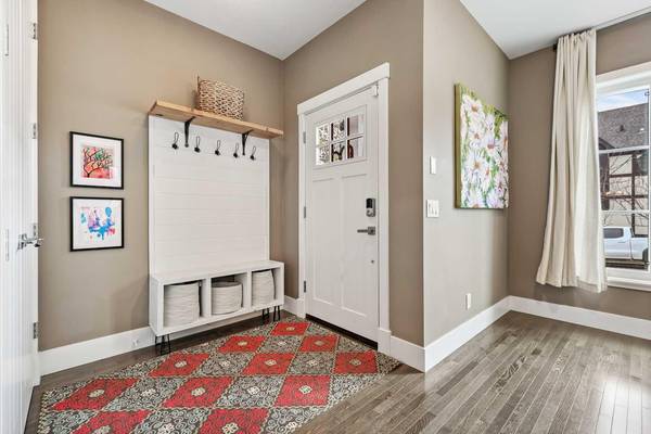 Calgary, AB T3E 7A2,96 Beny-Sur-Mer RD SW