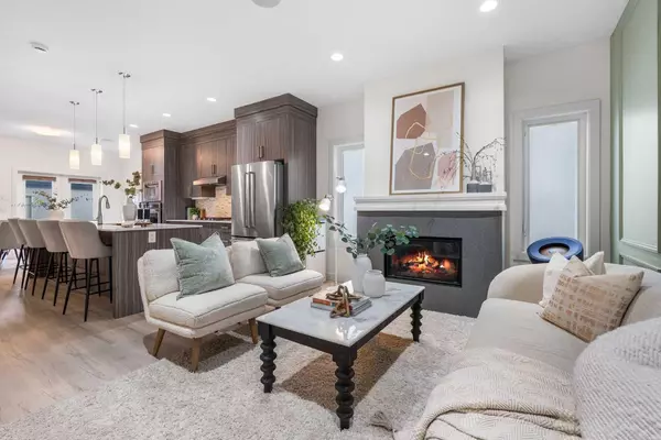 308 11 AVE NE #1, Calgary, AB T2E 0Z1