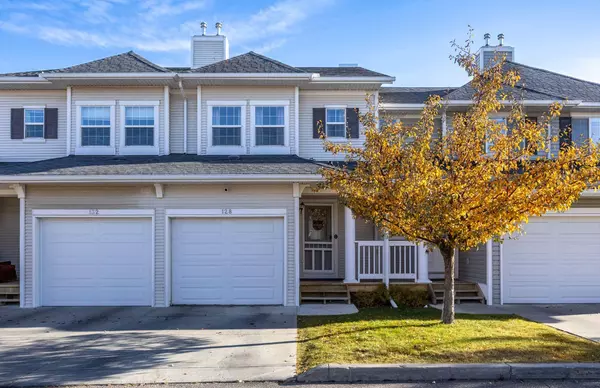 128 Country Village MNR NE, Calgary, AB T3K 0L6