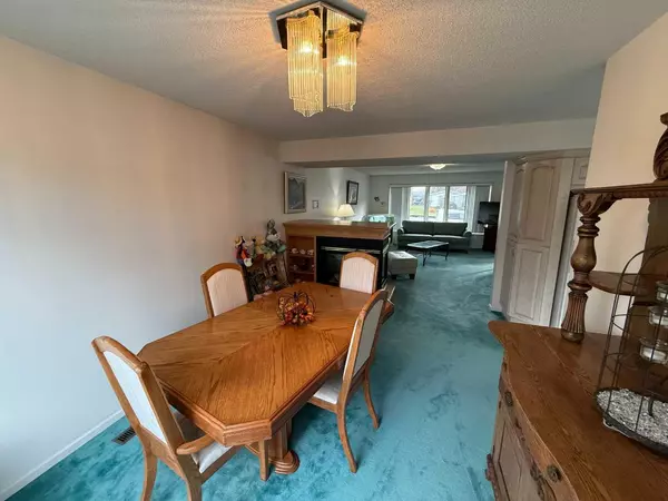 Hinton, AB T7V1T3,104 Mistaya RD