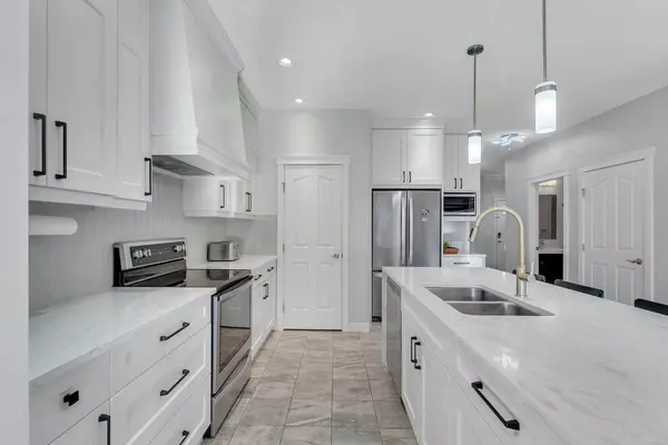 Airdrie, AB T4A 0V9,1535 Ravensmoor WAY SE