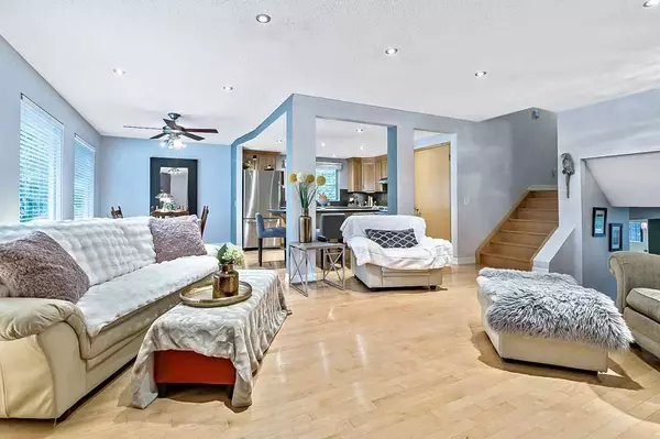 Calgary, AB T3A 1N6,5279 Dalcroft CRES NW