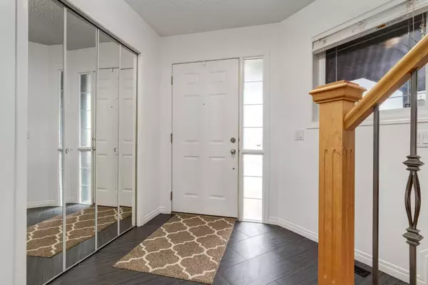 Chestermere, AB T1X 1R3,255 Springmere RD