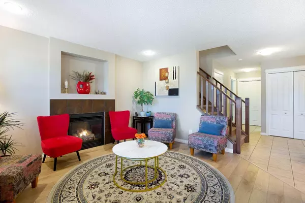 Calgary, AB T3R 0C4,28 Kinlea Link NW