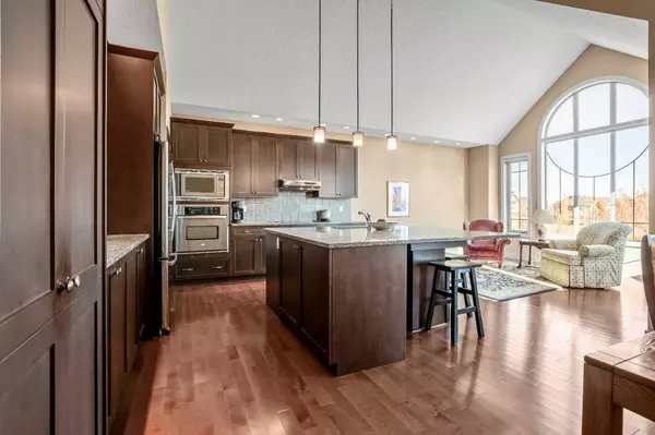 Calgary, AB T3H 0M6,116 Wentworth SQ SW