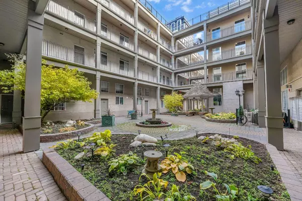 Calgary, AB T2R 1R5,527 15 AVE SW #416