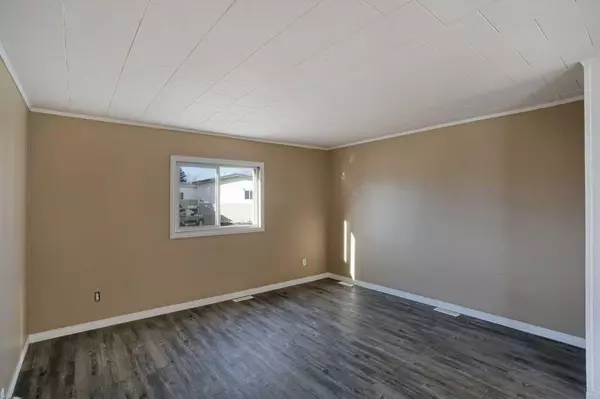 Brooks, AB T0J2A0,52 Lake Stafford CRES