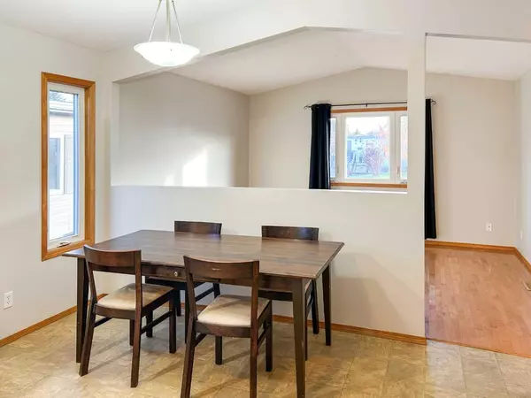 Camrose, AB T4V 3A5,4802 54 AVE #74