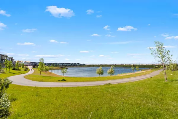 292 Savanna DR NE, Calgary, AB T3J5T3