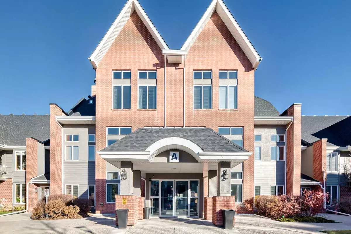 Calgary, AB T2Y 5B5,15 Everstone DR SW #237