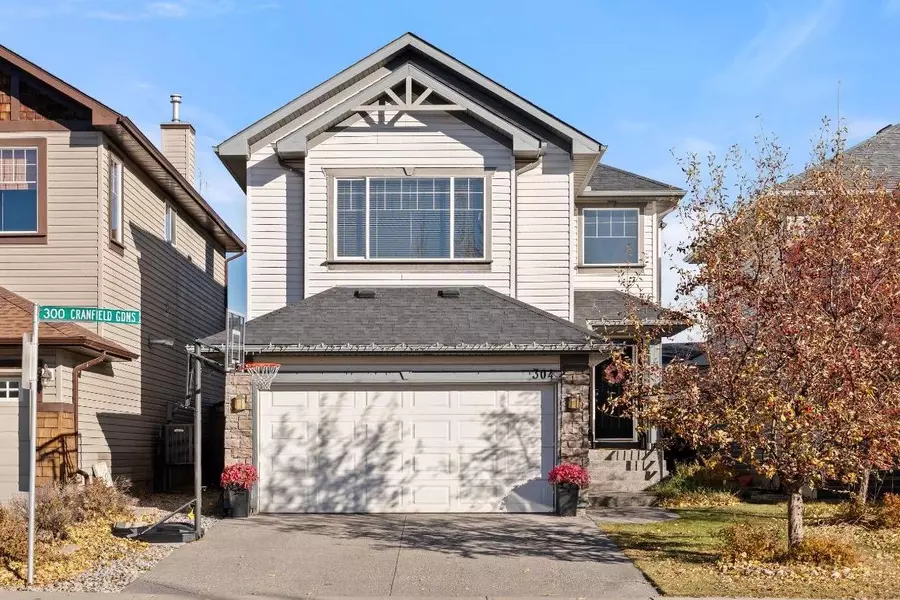 304 Cranfield GDNS, Calgary, AB T3M1H8