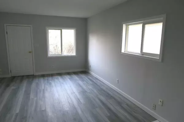 Drumheller, AB T0J 0Y3,509 2 AVE W