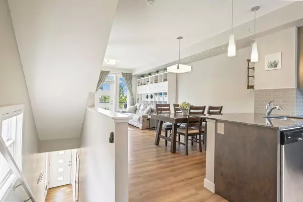 Calgary, AB T3M 3A6,19640 40 ST SE