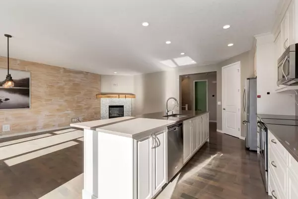 Calgary, AB T2Z 5A3,2016 Brightoncrest GN SE