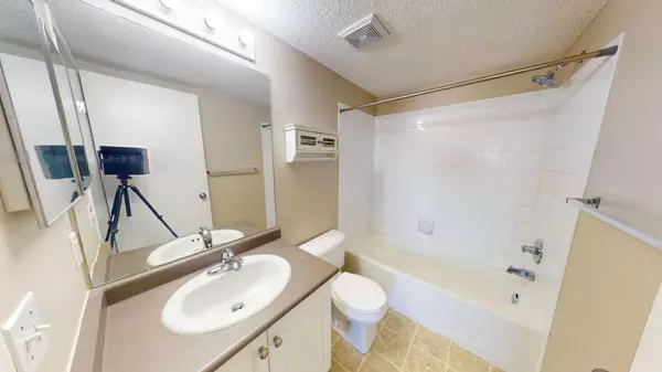 Calgary, AB T2Z 4M4,4975 130 AVE SE #1214