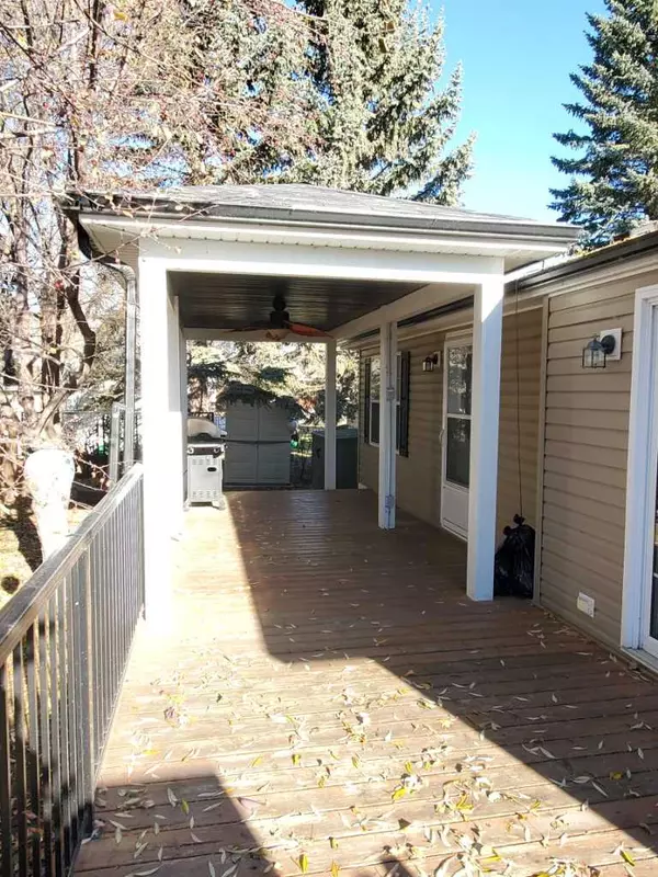 Sylvan Lake, AB T4S1T3,61 Points West Resort