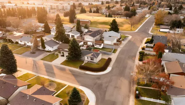 Lethbridge, AB T1H4K8,138 Greenview Close N