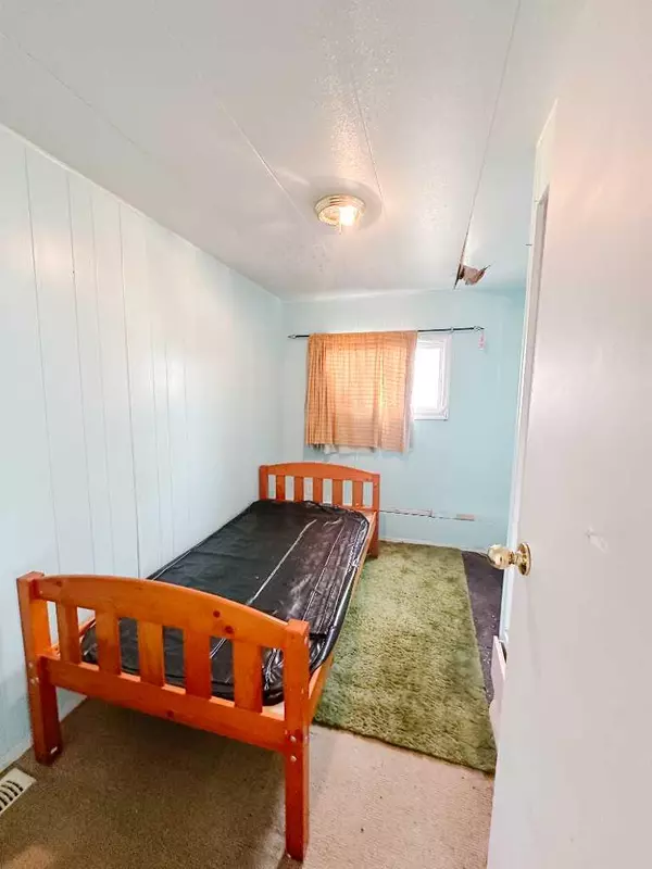 Olds, AB T4H 1G7,5800 46 Street #14