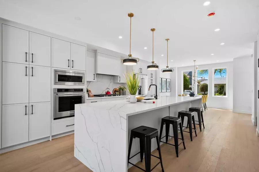 3116 4A ST NW, Calgary, AB T2M 3B4