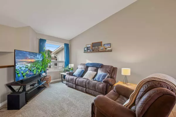 Innisfail, AB T4G 0A3,4511 45A Street Close