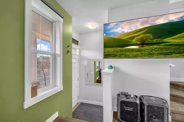 Airdrie, AB T4A 0T7,1225 Kings Heights SE #504