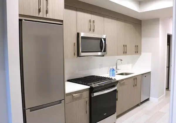 Calgary, AB T2N5G5,110 18A ST NW #508