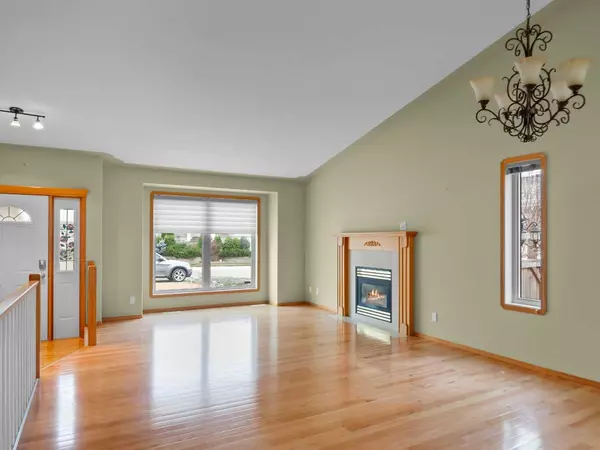 Red Deer, AB T4R2L9,22 Ansett CRES