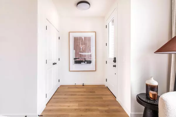 Calgary, AB T3S0P8,1457 Rangeview DR SE