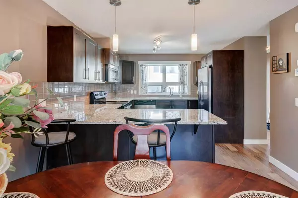 Calgary, AB t3k0w6,336 Covecreek CIR NE