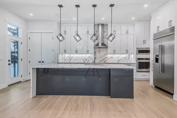 Calgary, AB T2E 2E3,528 30 AVE NE