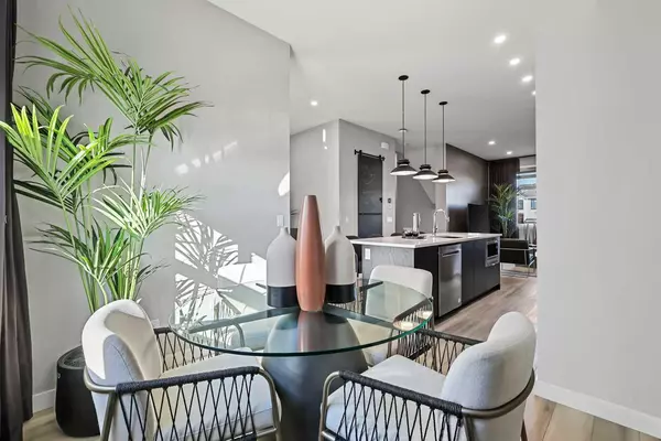 Calgary, AB T3M 3Y3,595 Mahogany RD SE #112