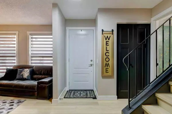 Okotoks, AB T1S 1K9,22 Hunters Gate