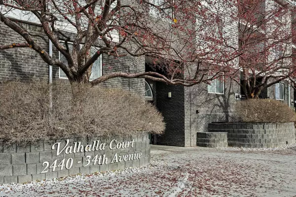 Calgary, AB T2T 2C8,2440 34 AVE SW #311