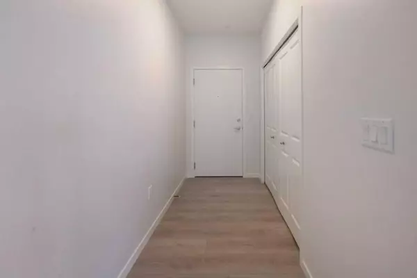 Calgary, AB T2X 5Y9,550 Belmont ST SW #1209