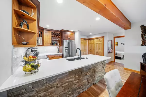 Canmore, AB T1W 3L5,104 Armstrong PL #112