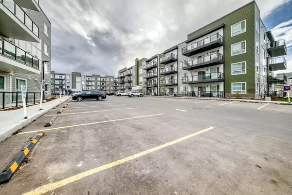 Calgary, AB T3P2H6,33 Carringham Gate NW #3104